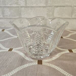Vintage Mikasa Clear Crystal Bowl Scalloped Edge Christmas Tree Pattern 7"